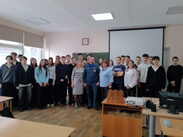 Встреча 10-классников с представителем пожарной части 6 г. Шелехова.
