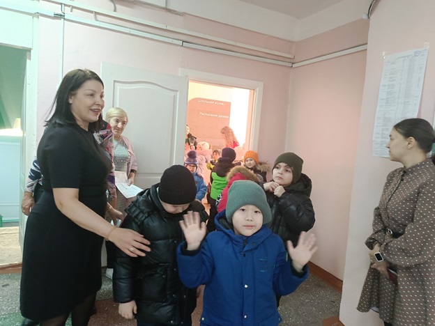 Экскурсия по школе для воспитанников детского сада.